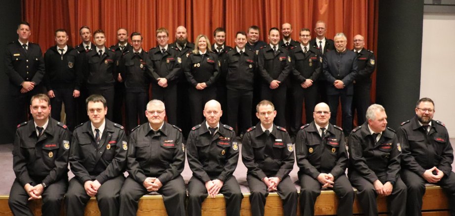 Gruppenbild der geehrten Feuerwehrleute der VG Daaden-Herdorf.
