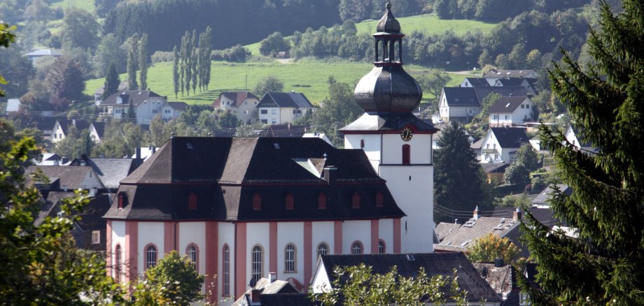 Hier sehen Sie das Wahrzeichen von Daaden, die Barockkirche