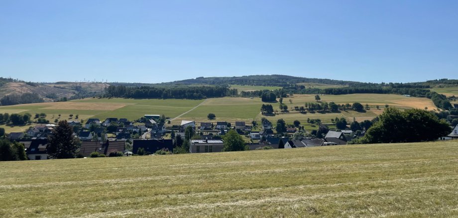 Hier sehen Sie einen Teil von Derschen von der Grillhütte aus