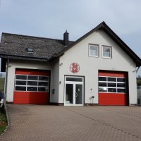 Hier sehen Sie das Feuerwehrhaus in Derschen