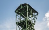 Hier sehen Sie den ehemaligen Förderturm am Bergbaumuseum in Herdorf-Sassenroth