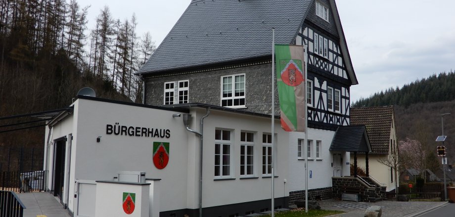 Hier sehen Sie das Dorfgemeinschaftshaus in Schutzbach