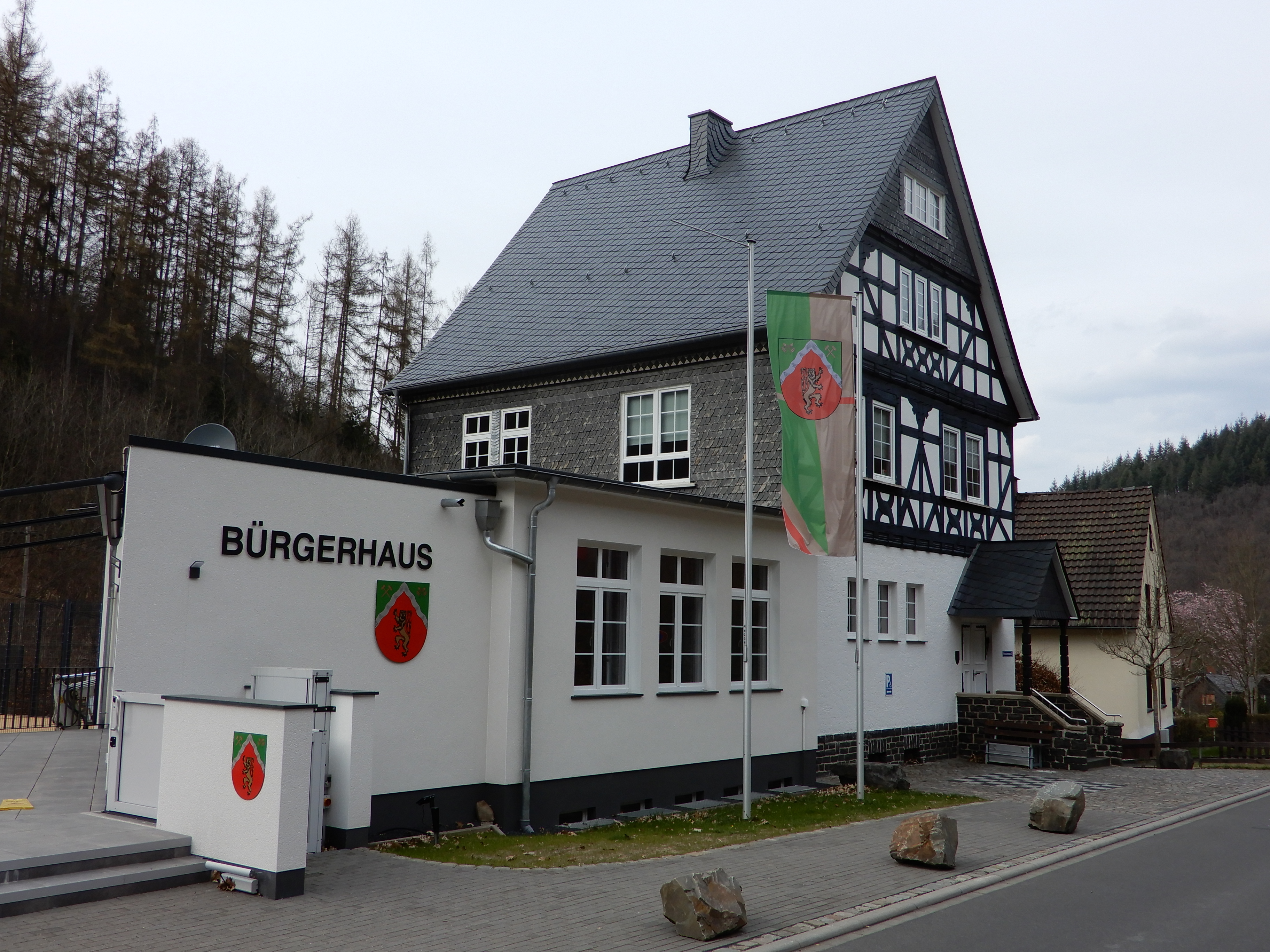 Hier sehen Sie das Dorfgemeinschaftshaus in Schutzbach