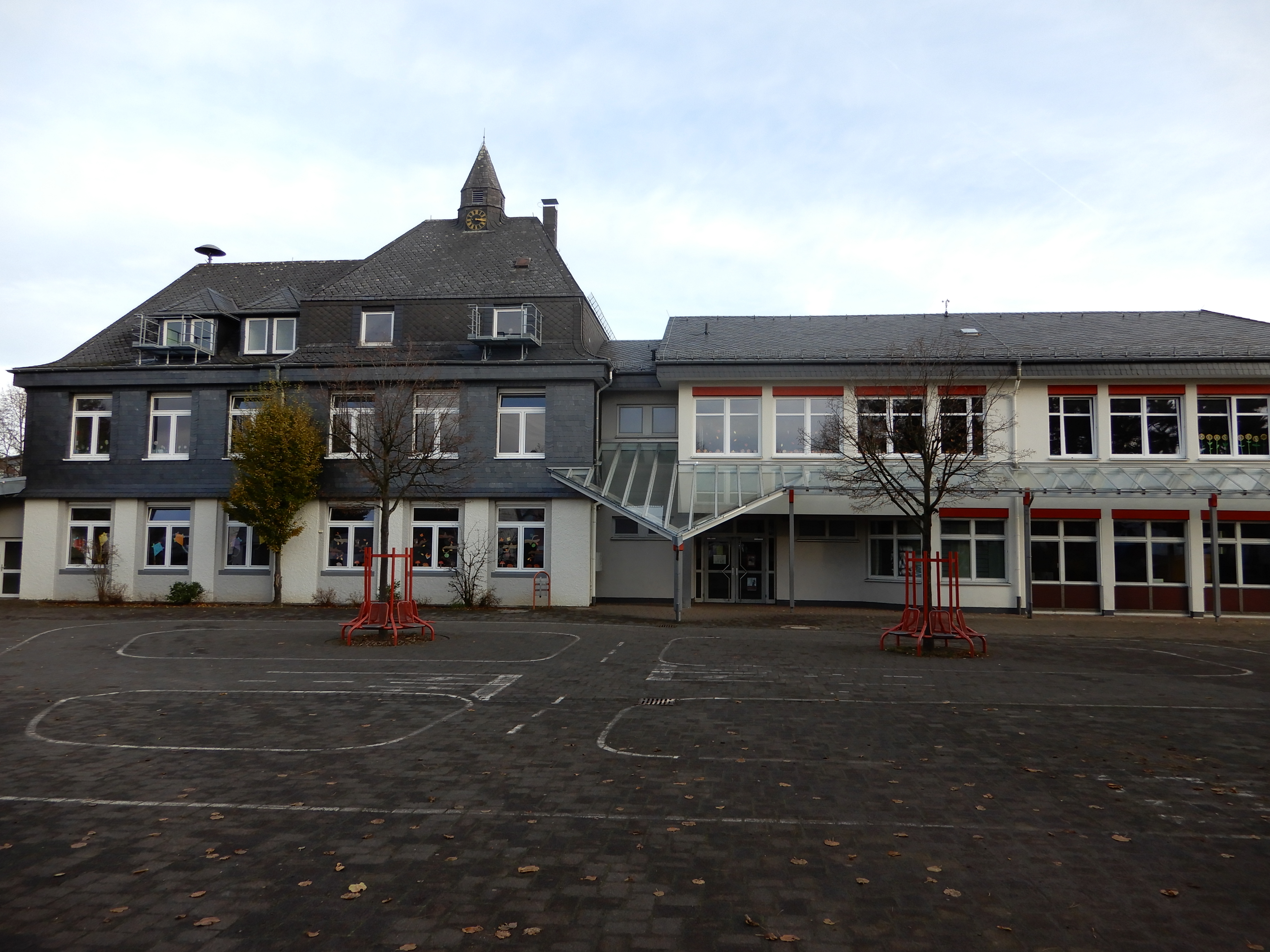 Hier sehen Sie die Grundschule in Weitefeld