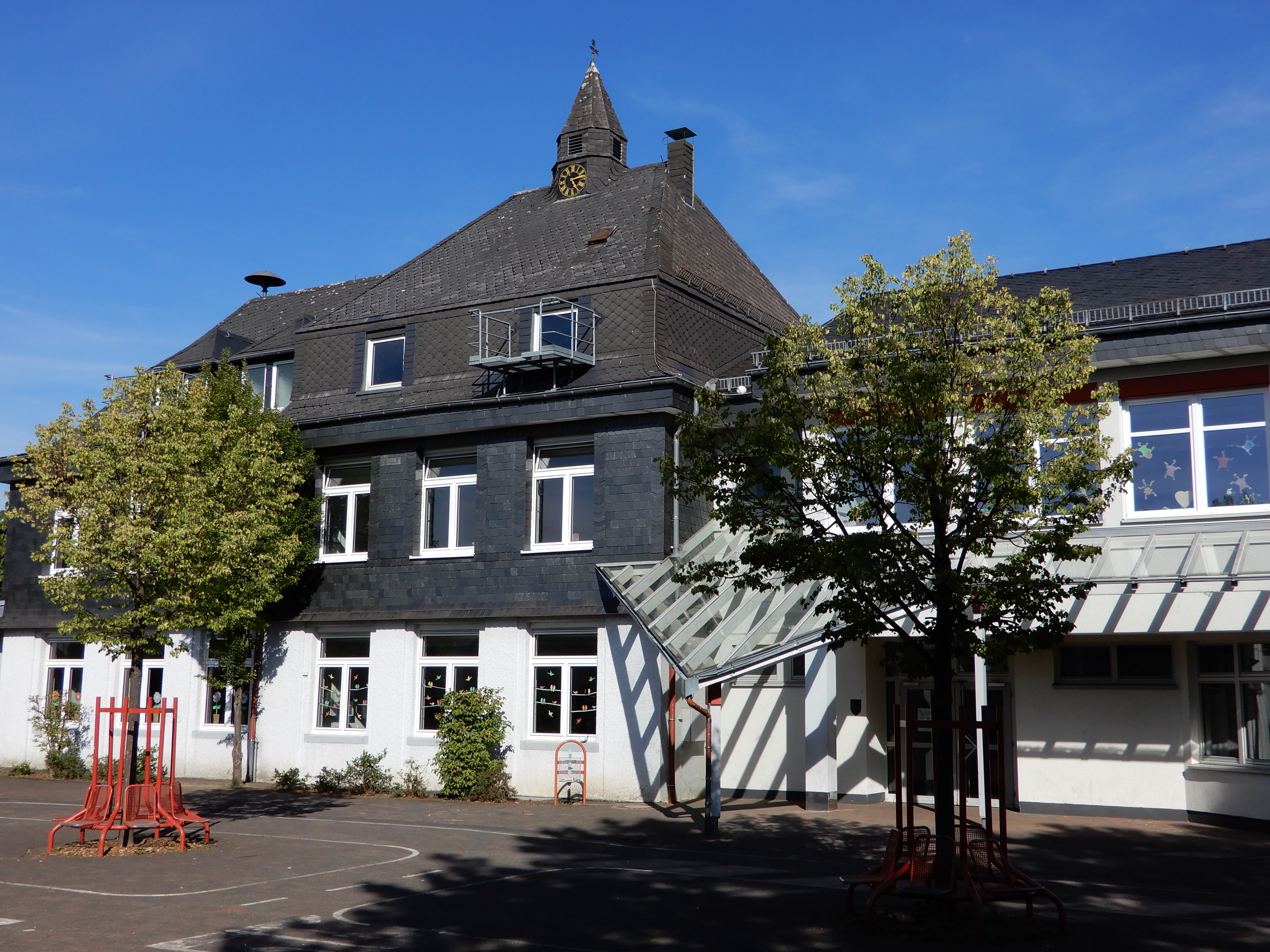 Hier sehen Sie die Grundschule in Weitefeld