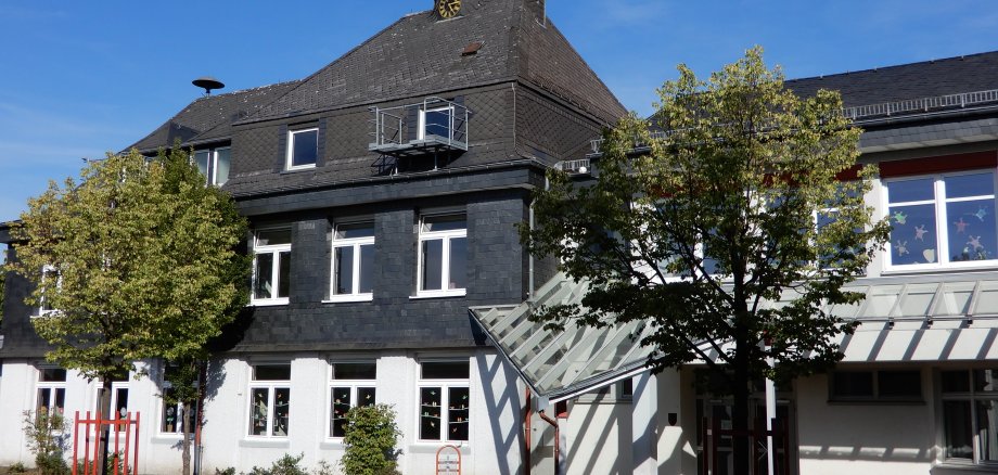Hier sehen Sie die Grundschule in Weitefeld