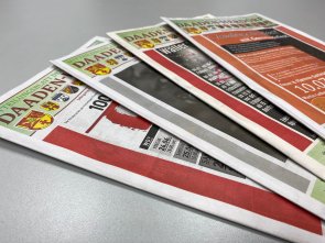 Hier sehen Sie einen Stapel aus Mittelungsblättchen