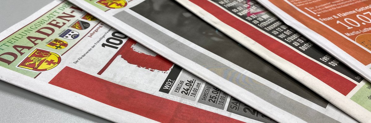 Mitteilungsblatt Hier sehen Sie einen Stapel aus Mittelungsblättchen